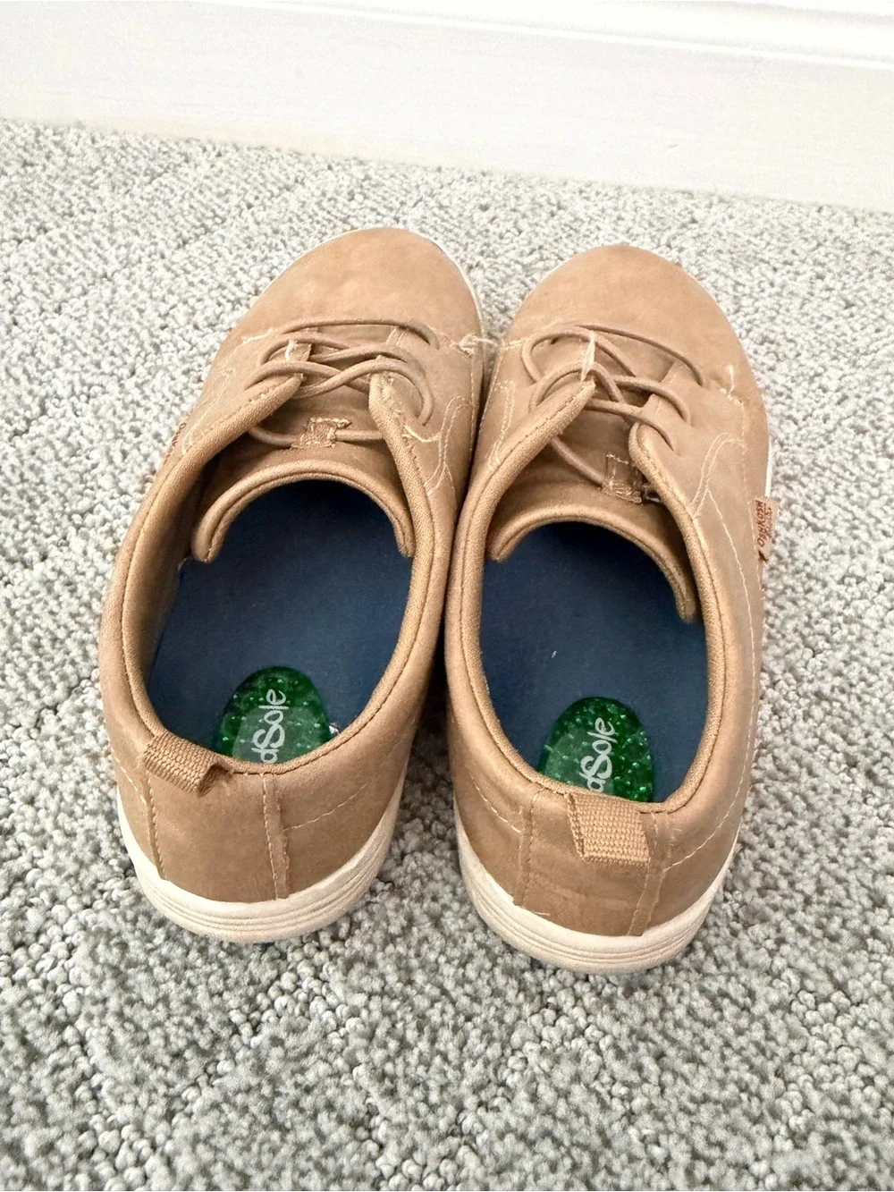 Boys OshKosh shoes. Size 2M.